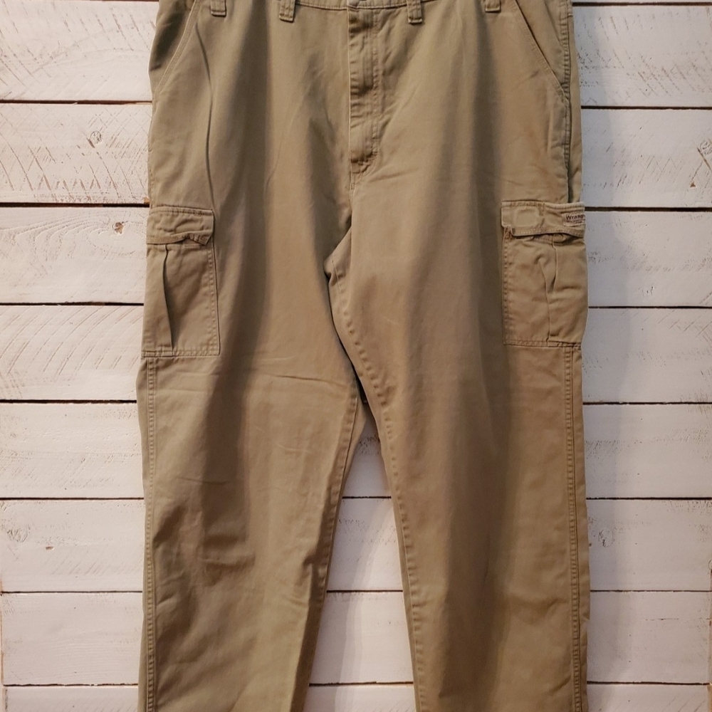 Men's Wrangler Tan Cargo Pants